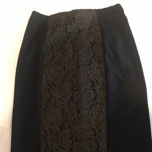 Pencil skirt, flower detail